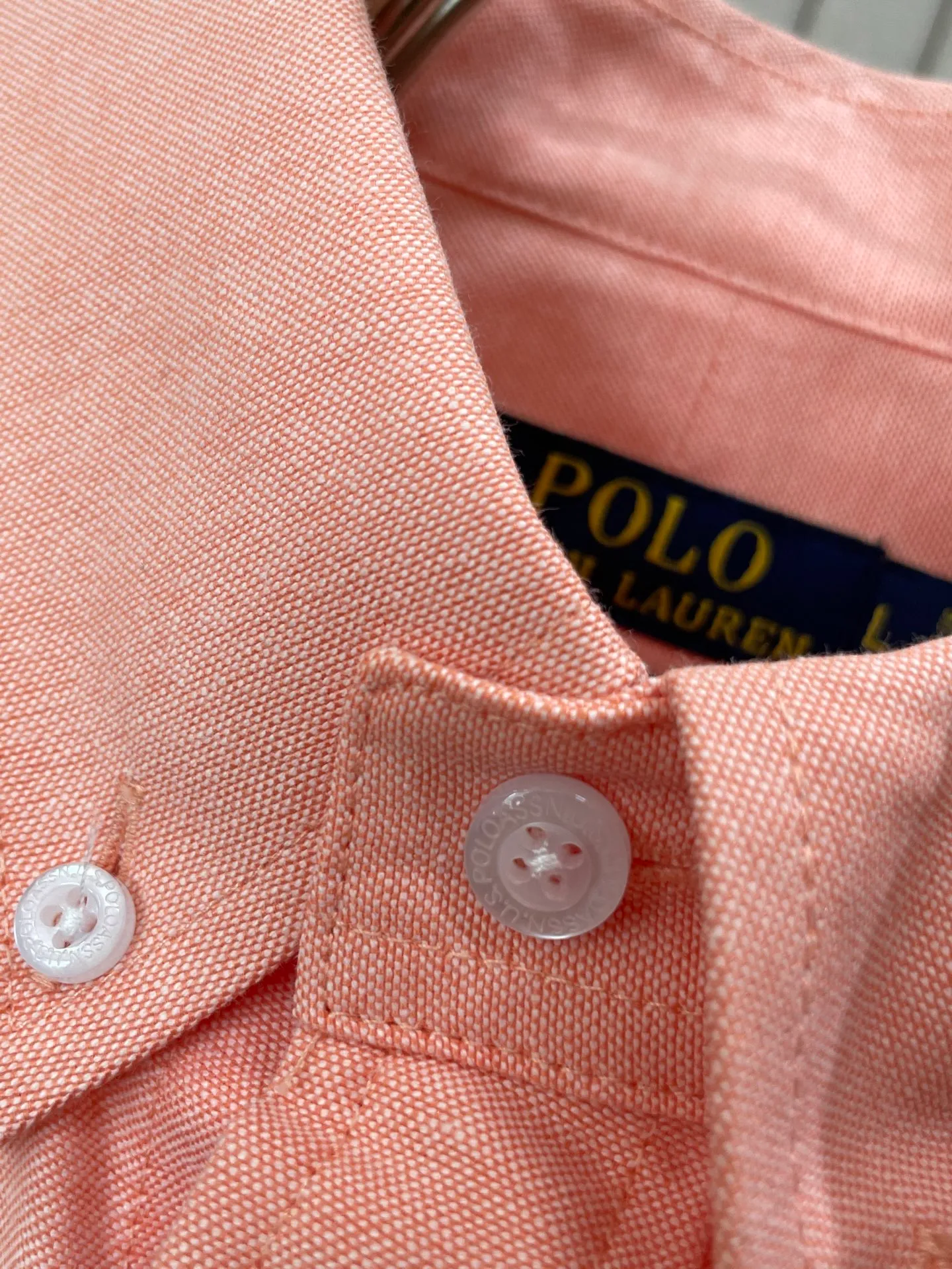 P220 🌸🌸🌸 POLO Ralph Lauren [High Quality] Classic shirt! Classic casual shirt made of pure cotton fabric with unique design, simple, clean and classic version design. It is a versatile style that can be switched at will. The fabric feels soft and delicate, highly breathable, close to the skin and comfortable to wear. It can be worn alone as an inner layer. Its versatile performance is beyond your imagination! The upper body of the ready-to-wear is simple and classic yet elegant! Size:M-XXL